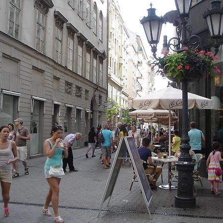 Romantic Centrum Apartman Boedapest Buitenkant foto