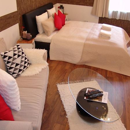 Romantic Centrum Apartman Boedapest Buitenkant foto