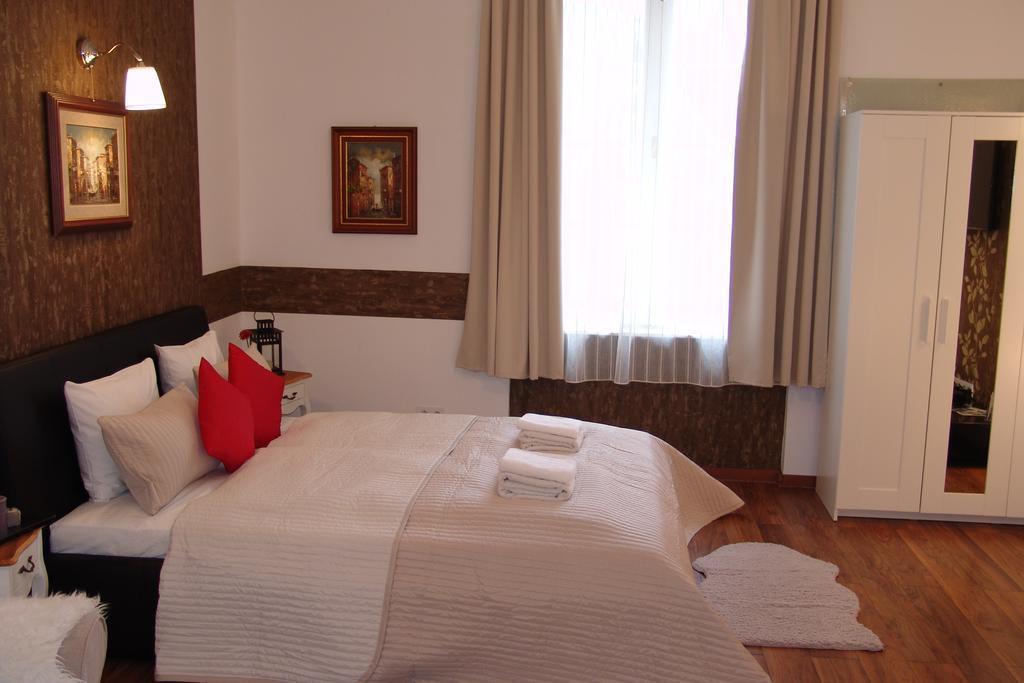 Romantic Centrum Apartman Boedapest Buitenkant foto